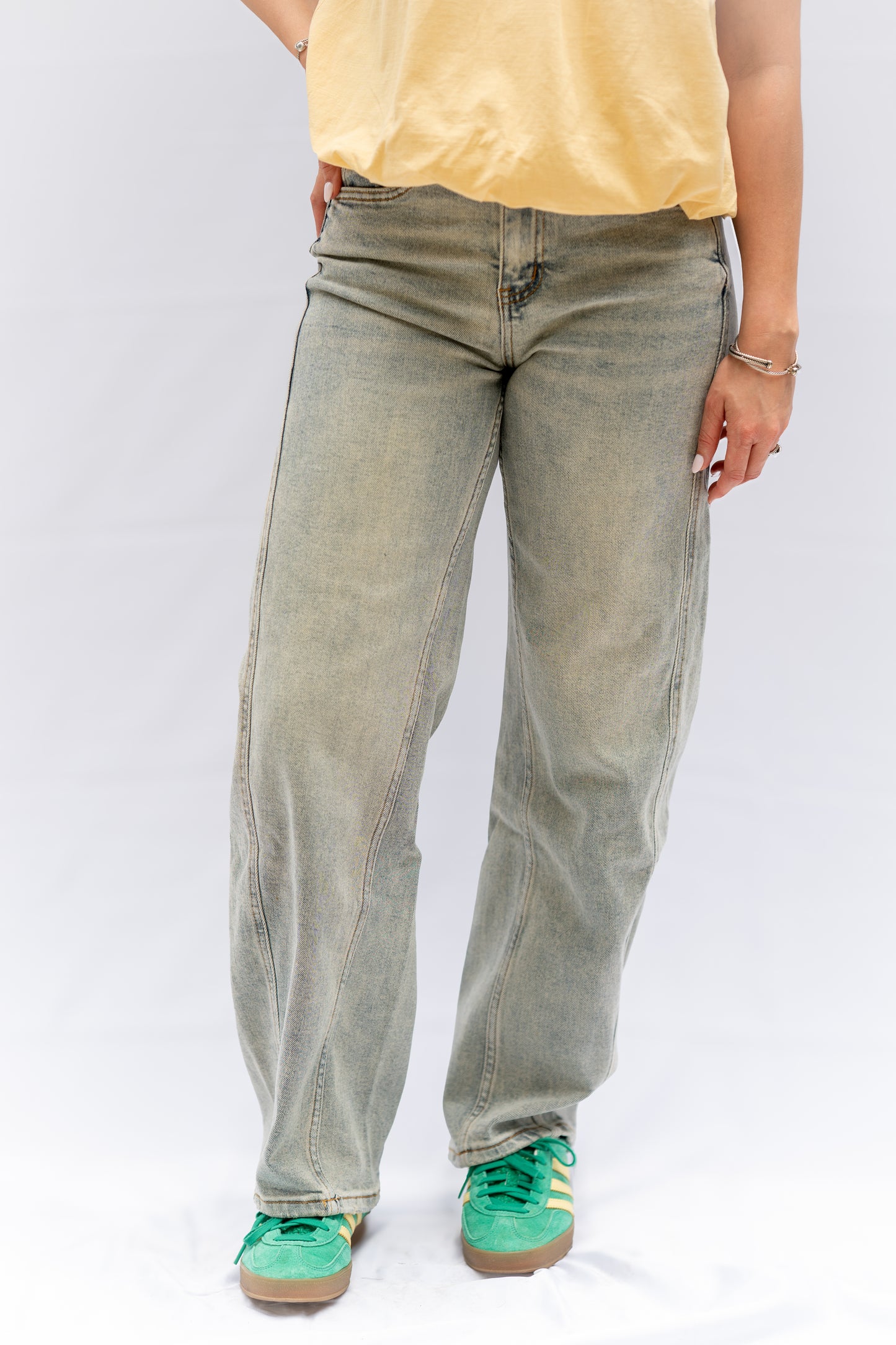 High-Rise Curvy Barrel Jeans