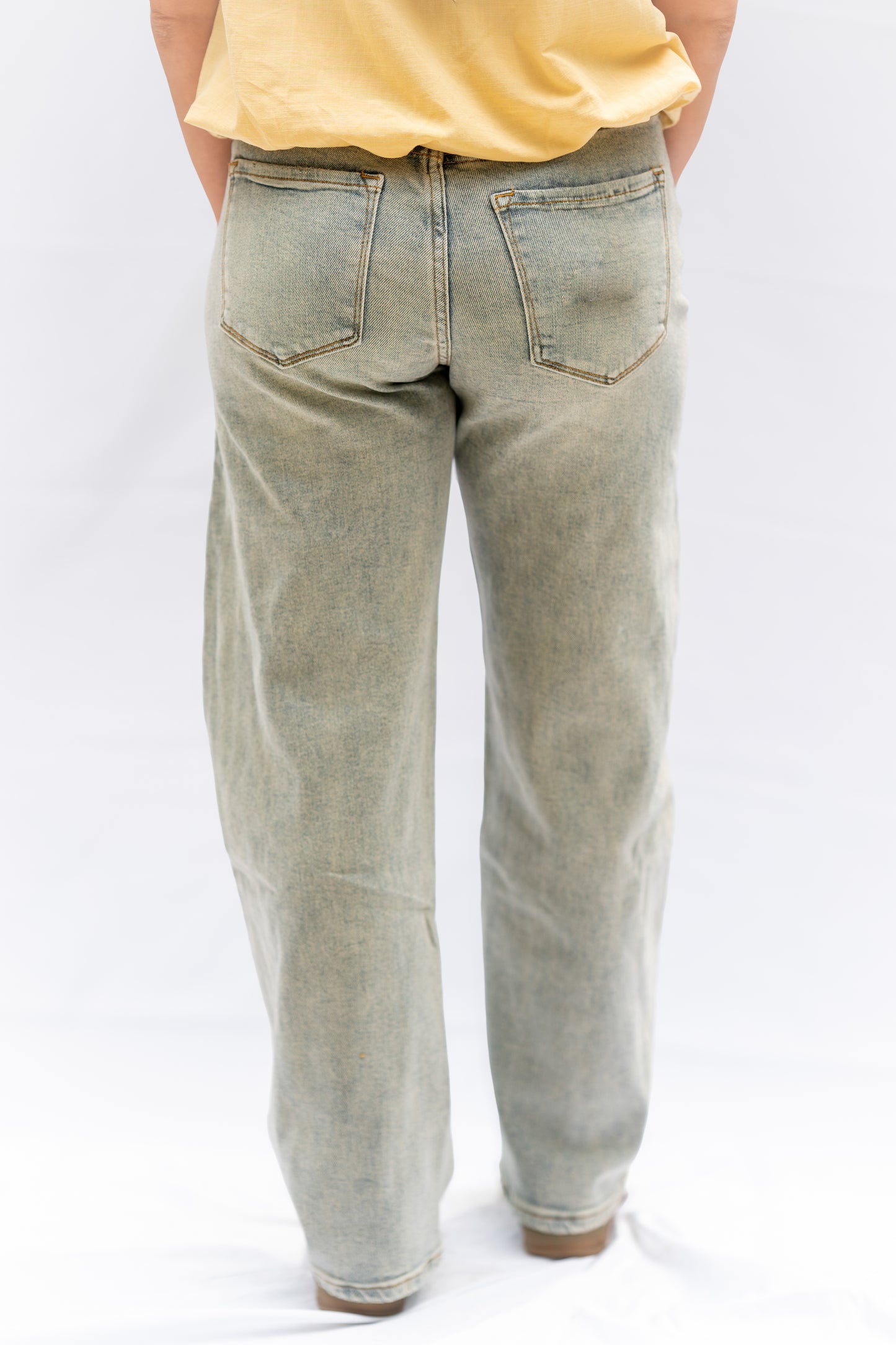 High-Rise Curvy Barrel Jeans